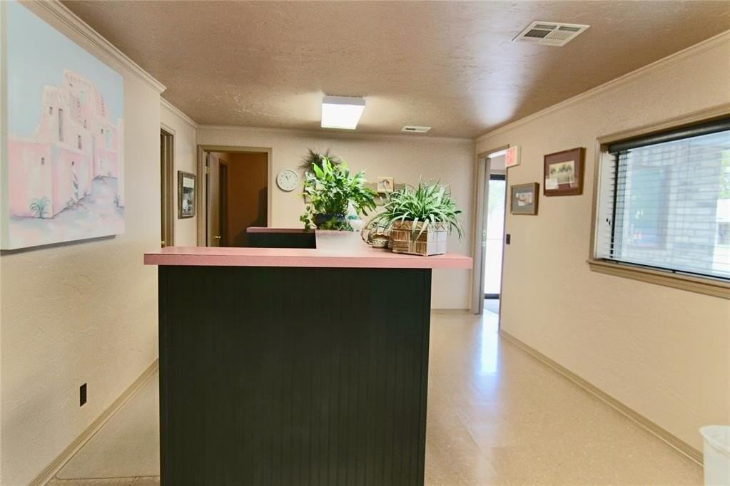 101 South Randall Avenue - Photo 6 of 22