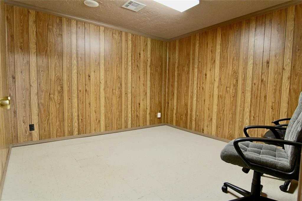 101 South Randall Avenue - Photo 7 of 22