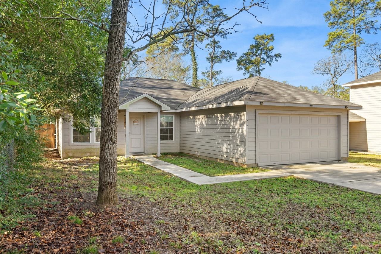 15171 Crockett Rd - Photo 2 of 32