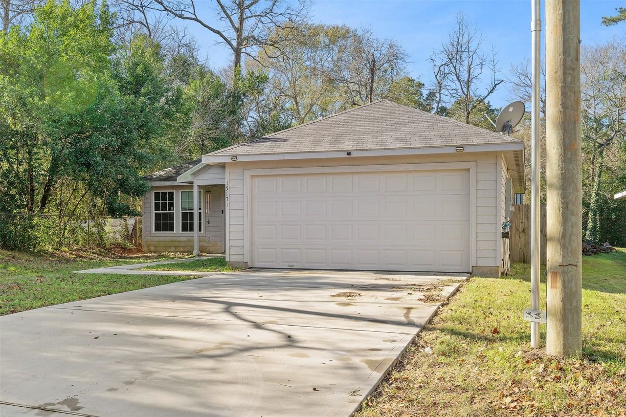 15171 Crockett Rd - Photo 3 of 32