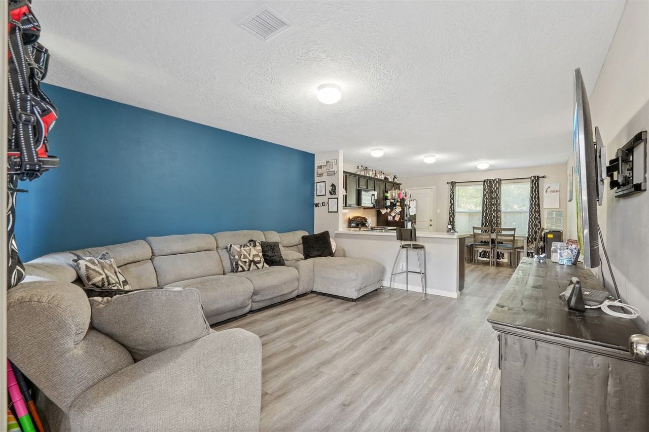 15171 Crockett Rd - Photo 6 of 32