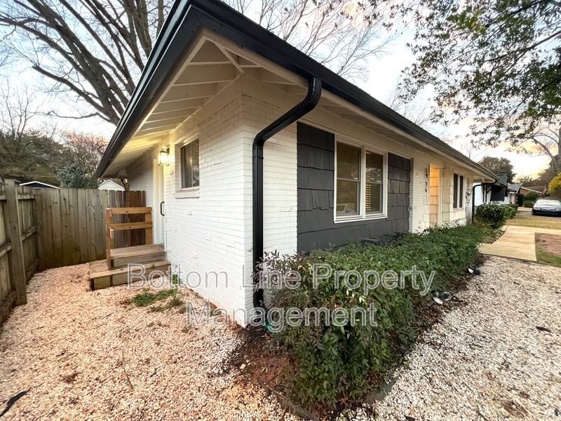 1926 Tyvola Rd - Photo 3 of 25