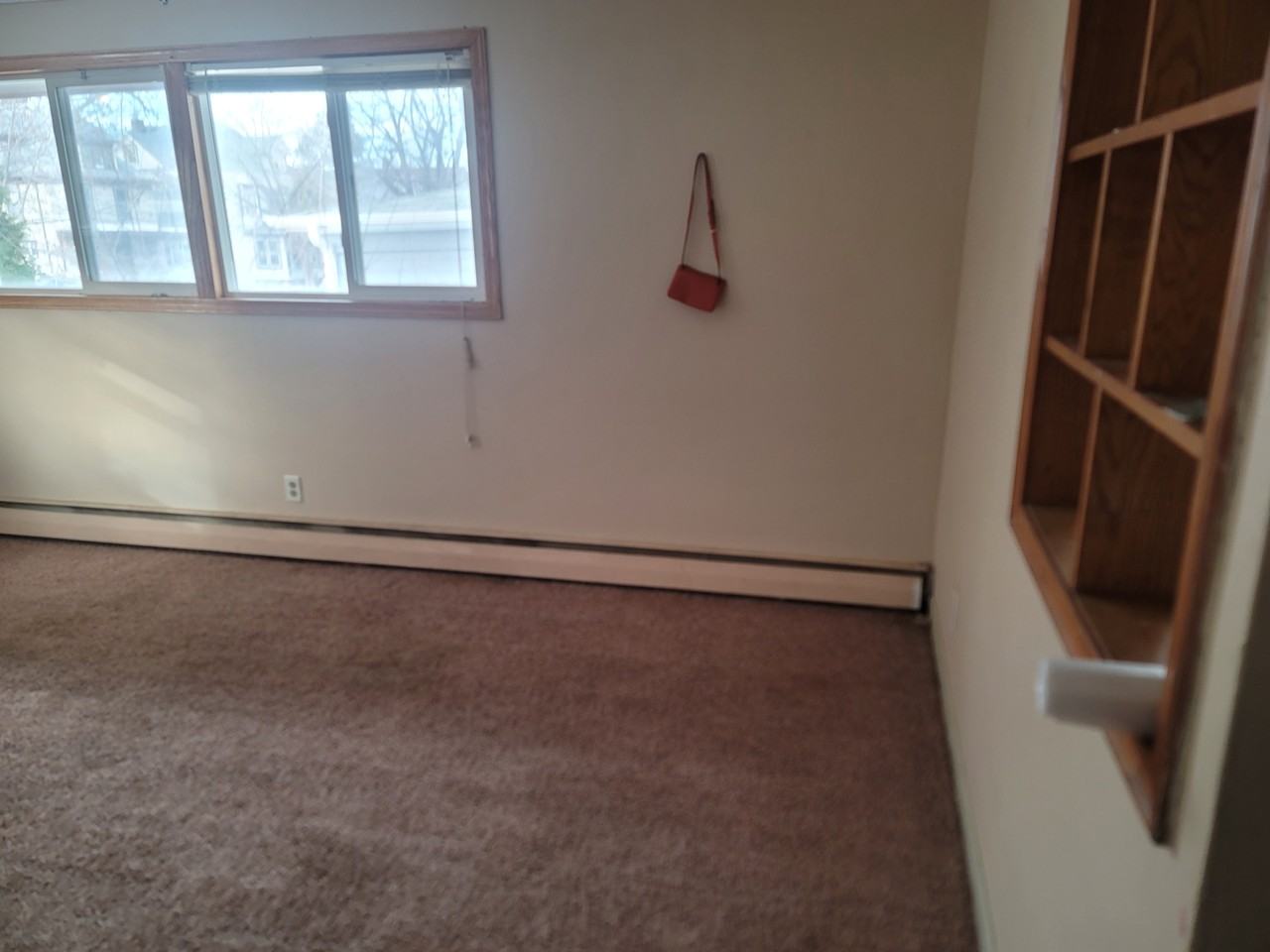 914 Burr St - Photo 4 of 14