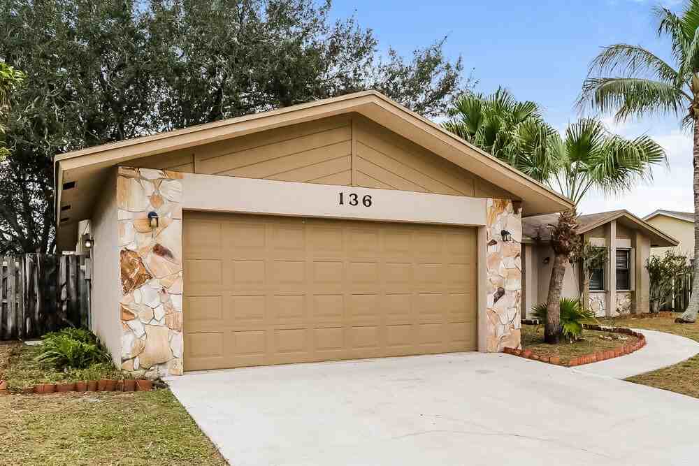 136 Santa Monica Ave - Photo 3 of 16