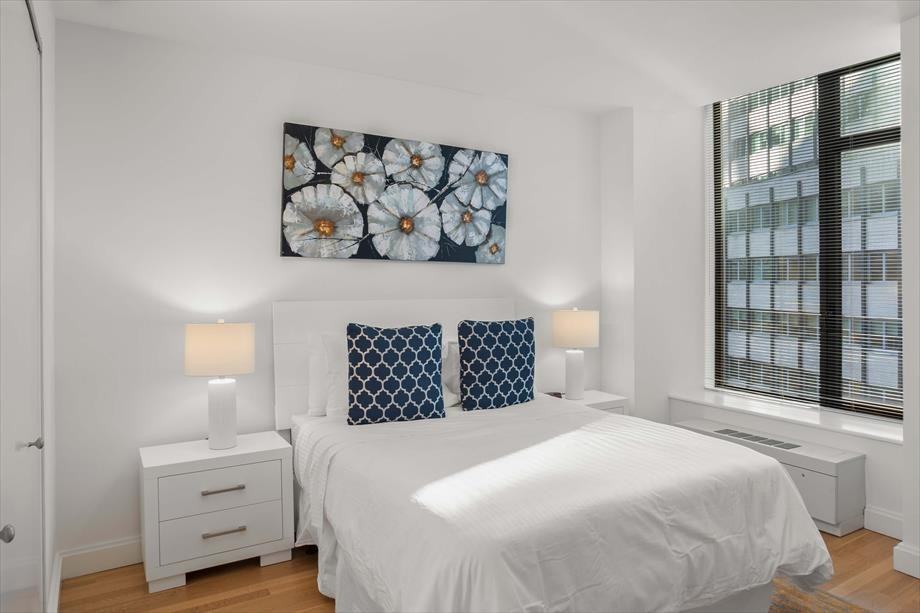 Hanover Sq #8L - Photo 5 of 12