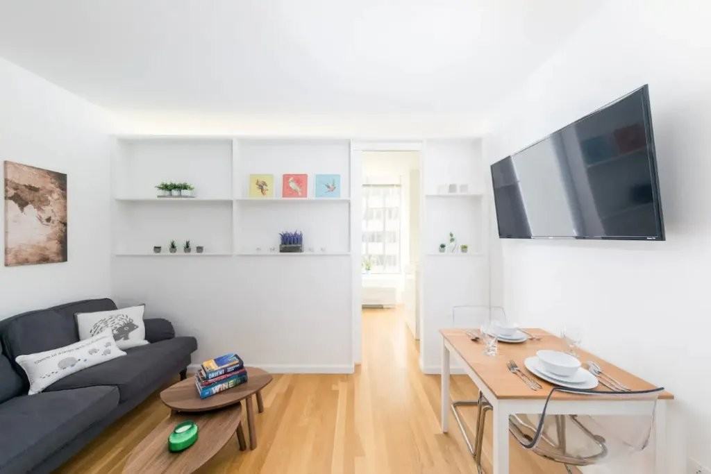 Hanover Sq #23H - Photo 2 of 9