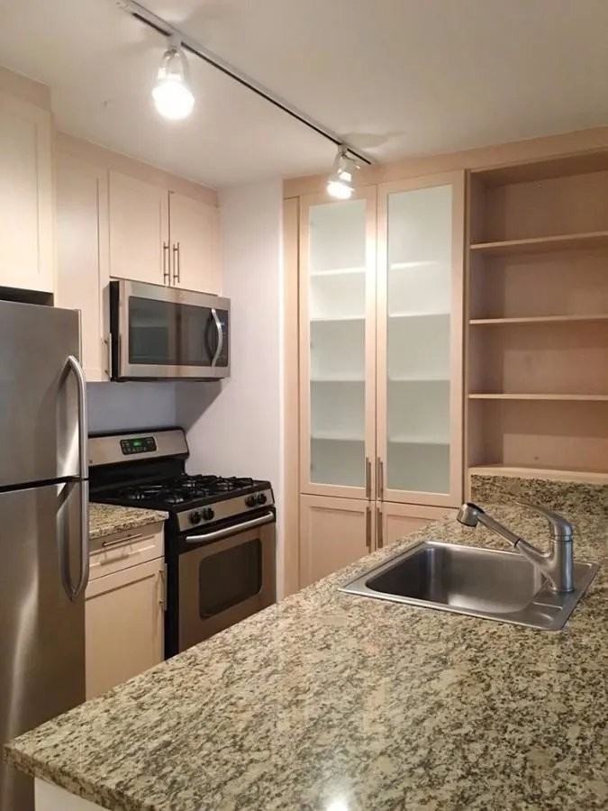 Hanover Sq #23H - Photo 4 of 9