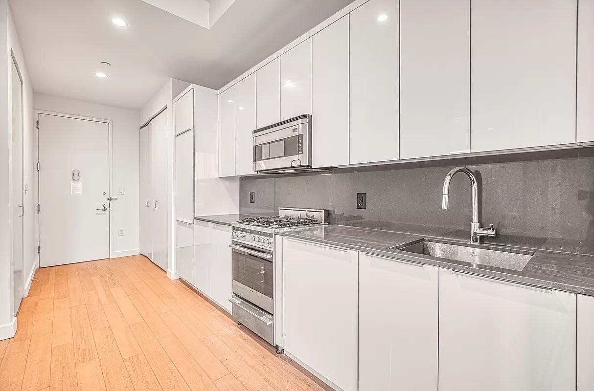 Broad St #1608 - Photo 2 of 10