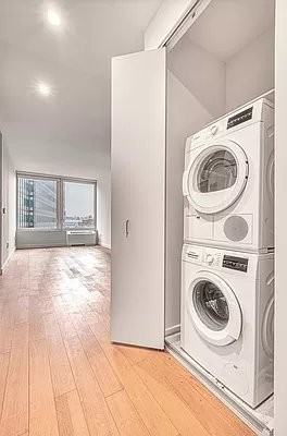 Broad St #1608 - Photo 7 of 10