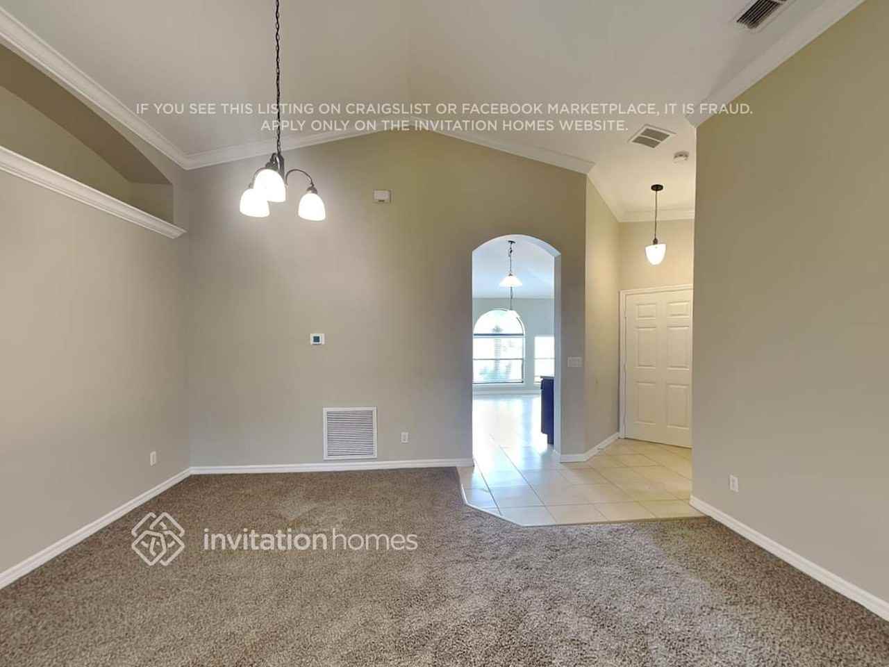 701 Larch St - Photo 3 of 19