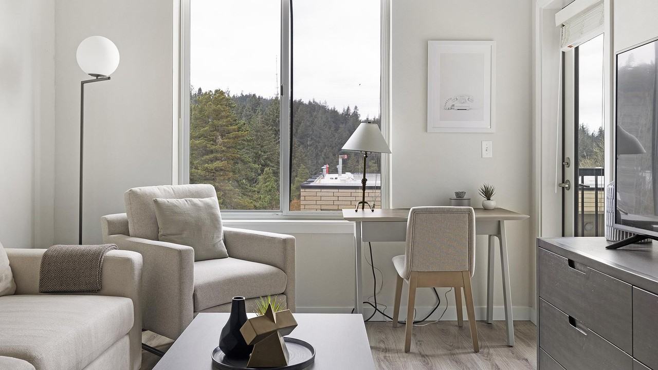 3158 SW 12th Ave - Photo 4 of 50