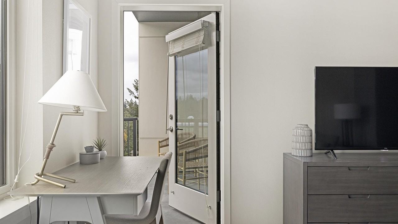 3158 SW 12th Ave - Photo 6 of 50