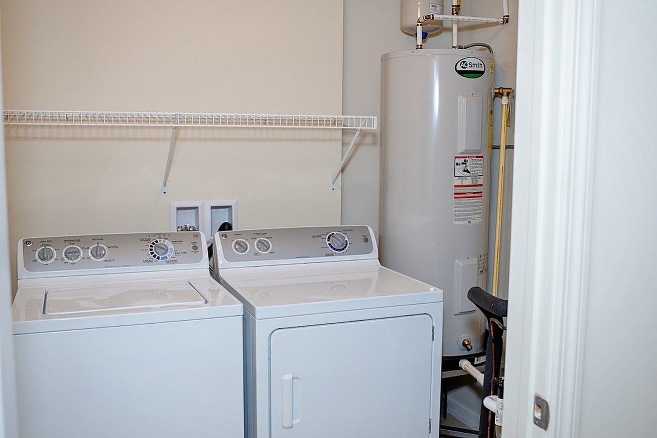 Diamond Pointe - Photo 7 of 41