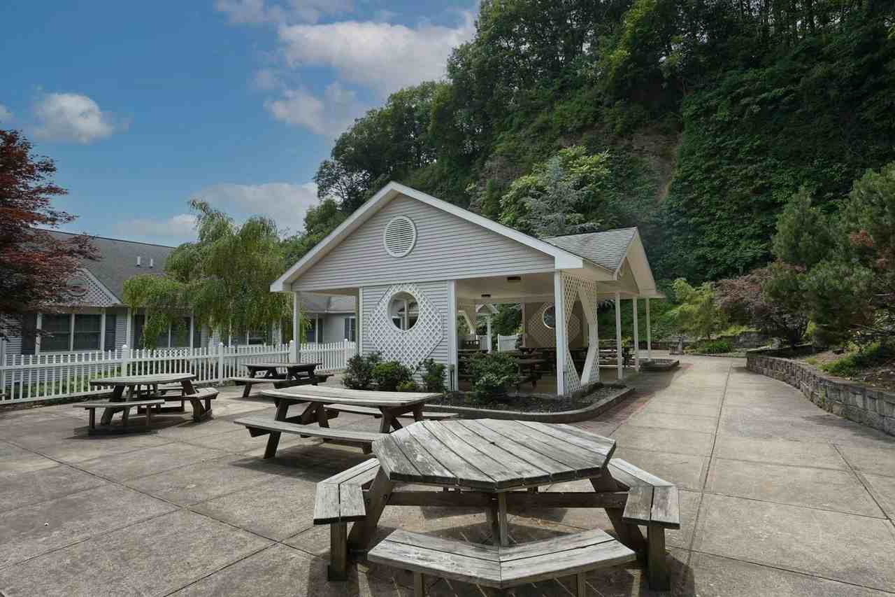 Rockledge Pointe - Photo 4 of 10