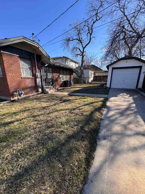 2900 S Jennings Ave - Photo 2 of 22