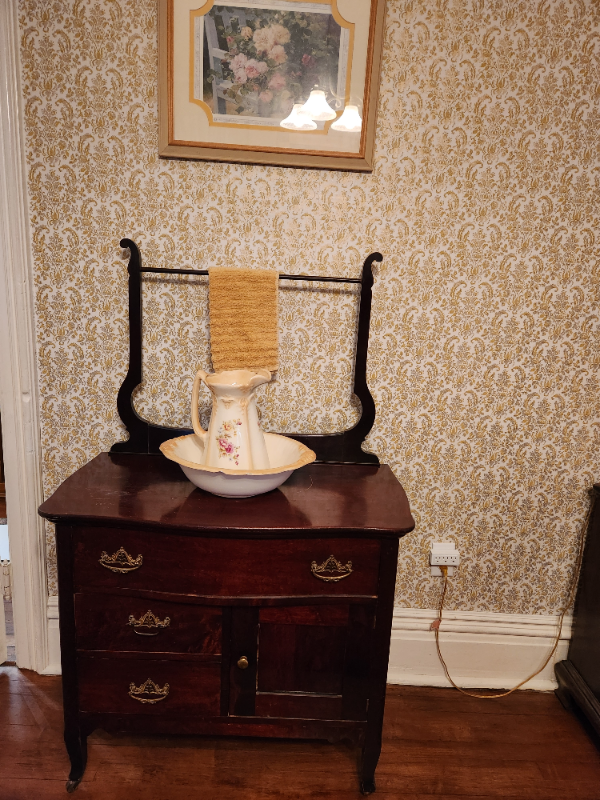 714 E 17th St #3 - Photo 4 of 18