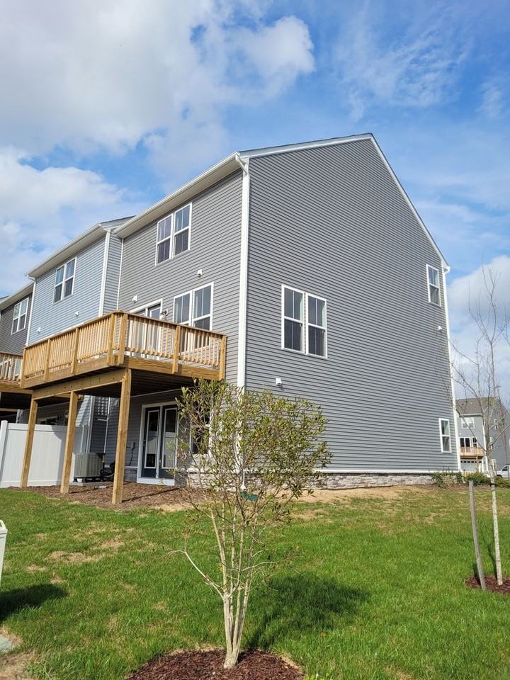 220 Bulkhead Pl - Photo 2 of 25
