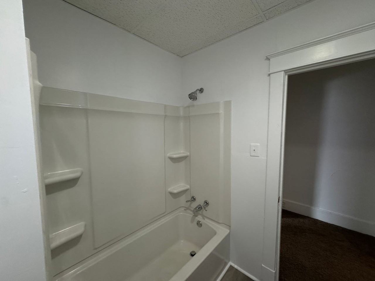 561 Water St - Photo 4 of 9