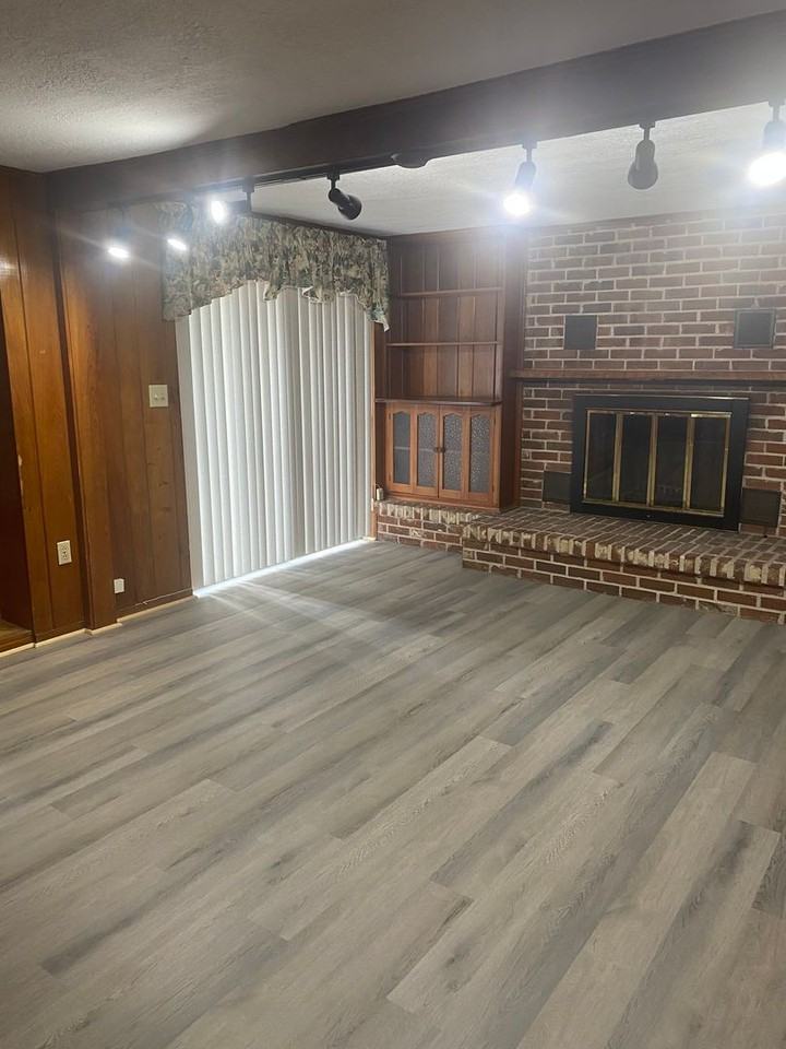 2328 Caladium Rd - Photo 4 of 15