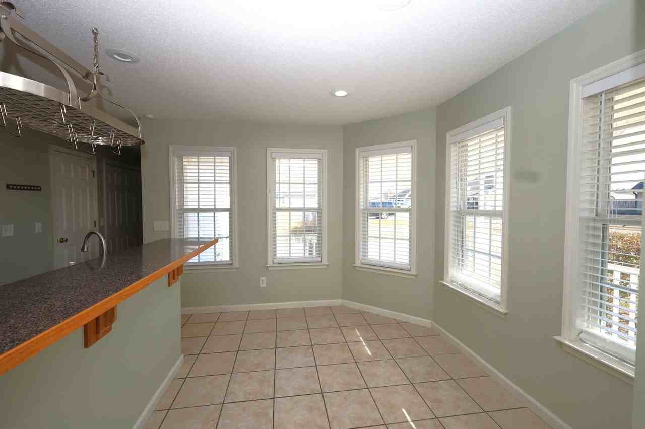 117 Oak St - Photo 3 of 13