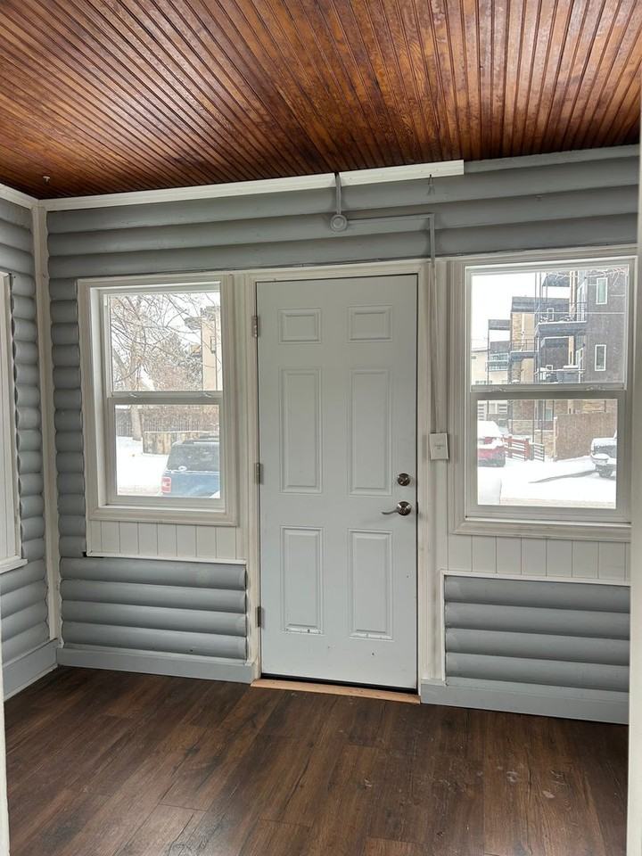 1716 S Cascade Ave - Photo 3 of 12