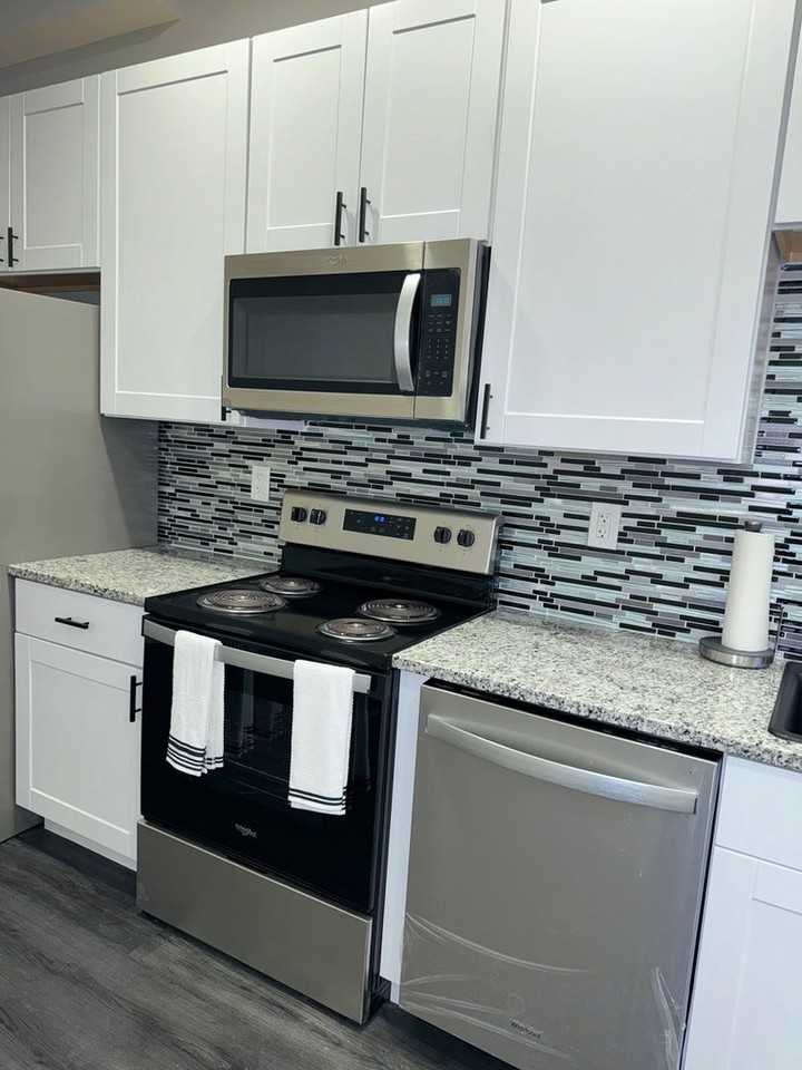 1602 Moreland Ave - Photo 2 of 22