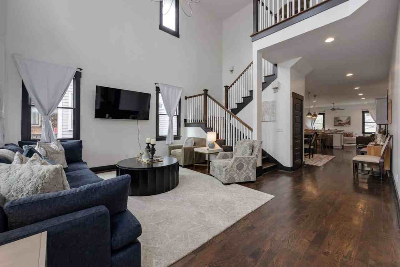 515 Fatherland St #NA - Photo 3 of 20