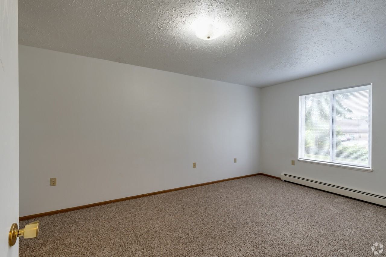1885 Raleigh Ave #07 - Photo 2 of 4