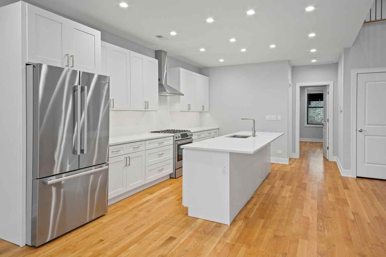 1370 W Evergreen Ave #2 - Photo 2 of 12