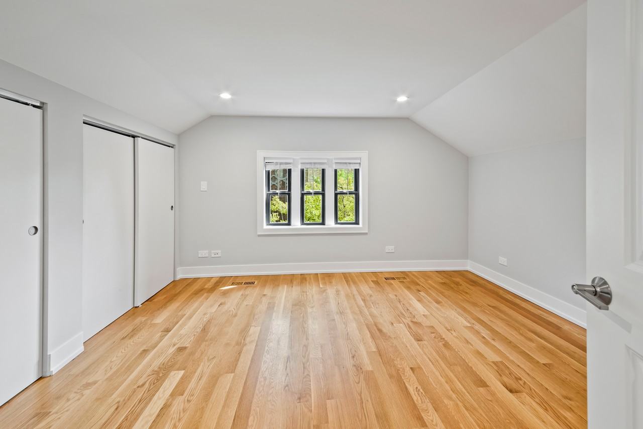 1370 W Evergreen Ave #2 - Photo 4 of 12