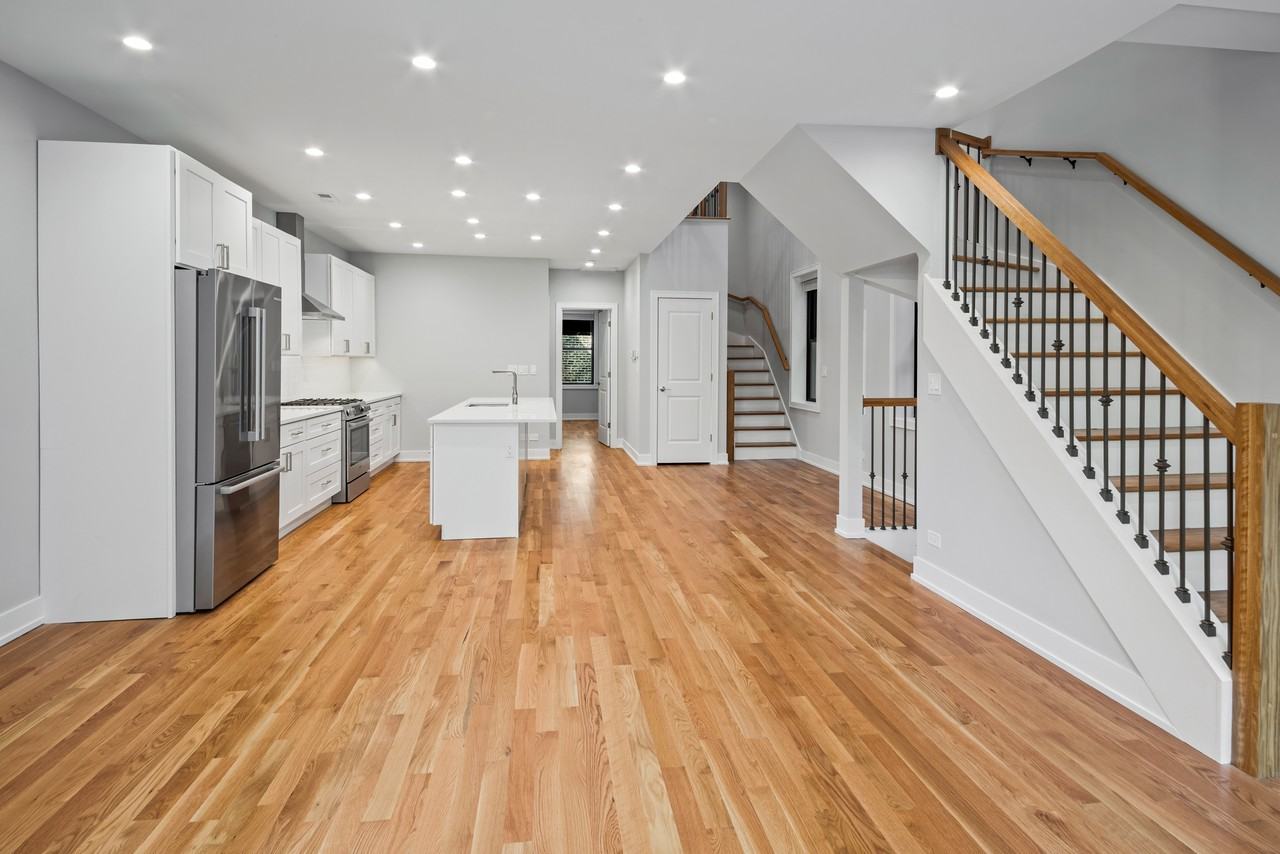 1370 W Evergreen Ave #2 - Photo 6 of 12