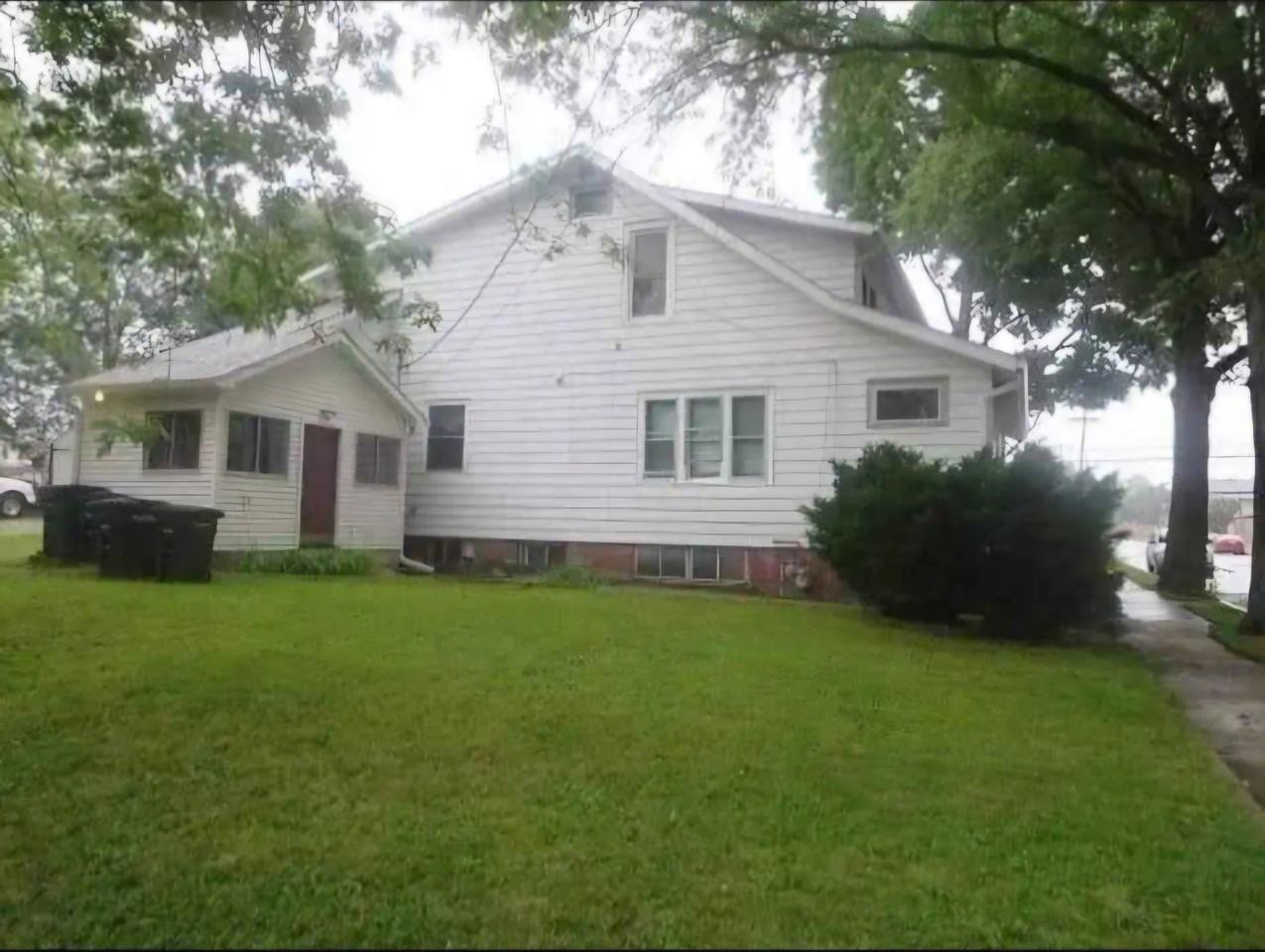 722 N 11th St #B1 - Photo 2 of 9