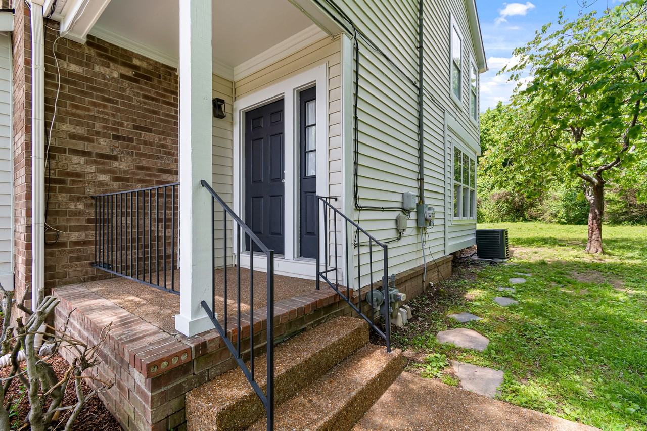 5608 Hickory Meadows Ct - Photo 3 of 35