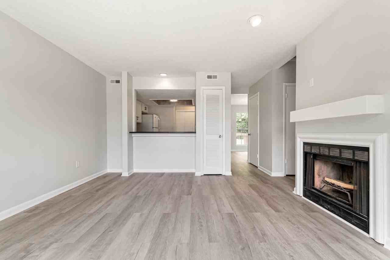 5608 Hickory Meadows Ct - Photo 7 of 35