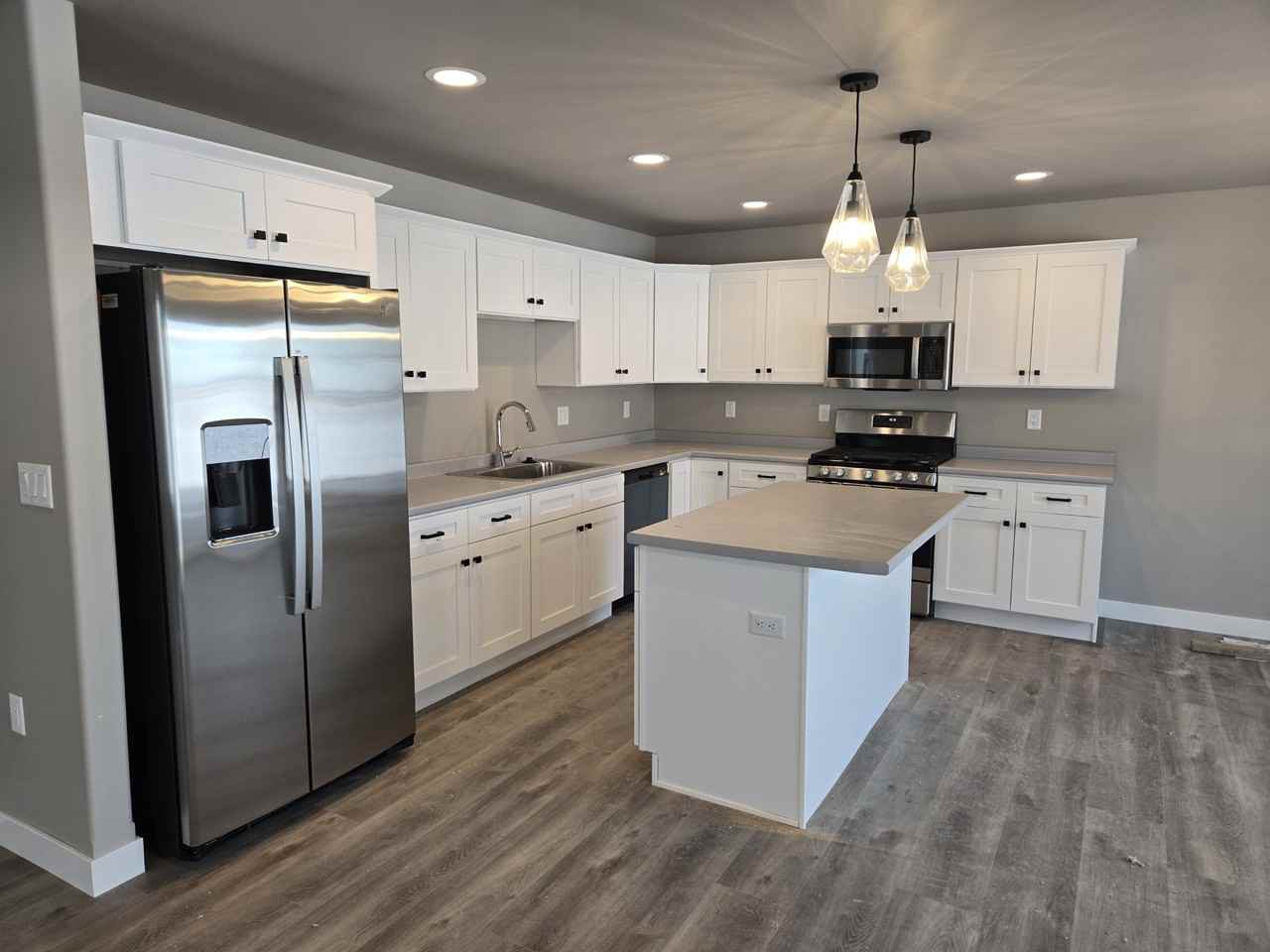 402 Elizabeth Ln #NA - Photo 2 of 14