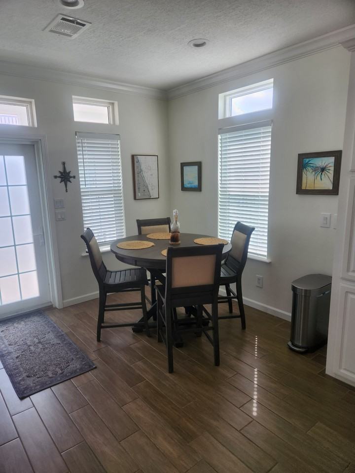 378 Ne Wharf Way #NA - Photo 4 of 19