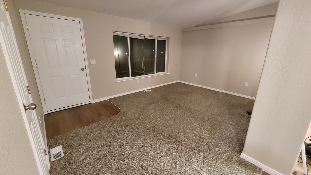 376 Parkchester Dr #1 - Photo 2 of 8