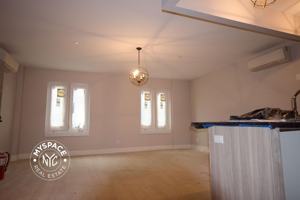 featured image of 1929 Putnam Ave #2L