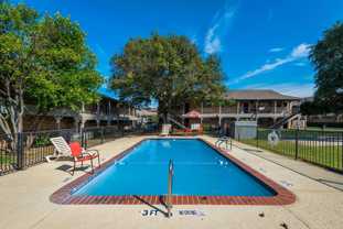 London Square Apartments - Photo 1 of 1