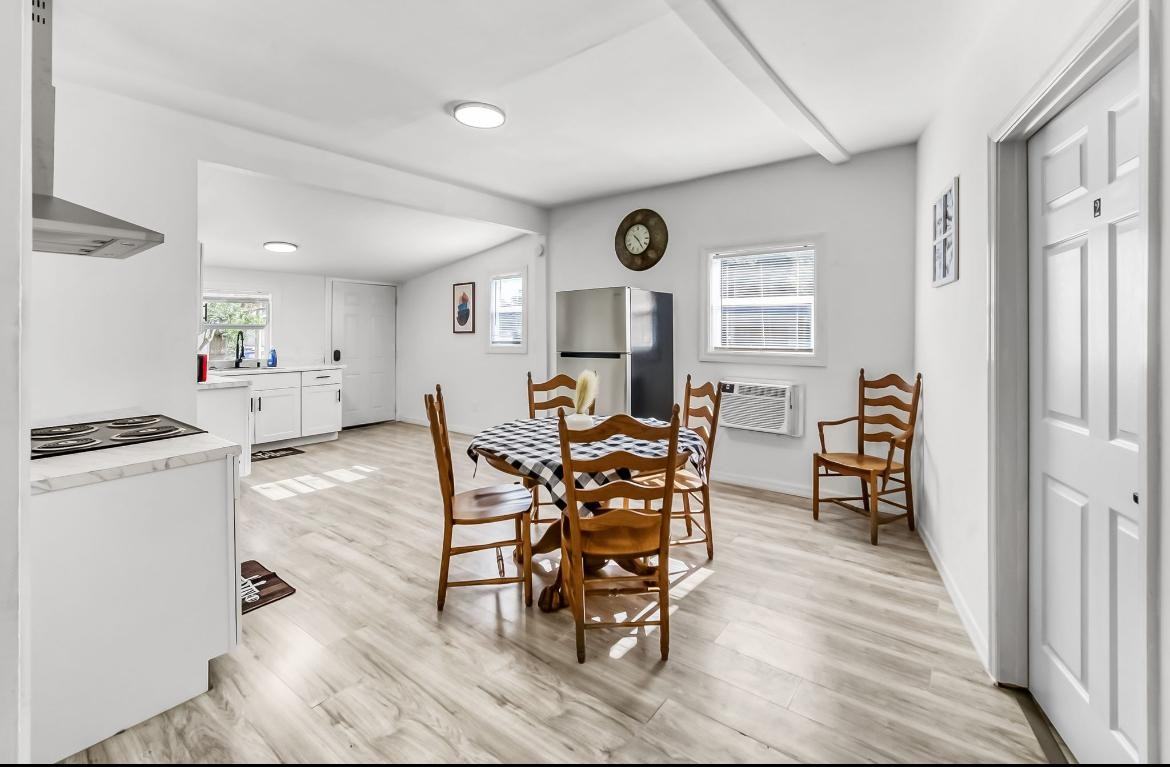 Evergreen Ave - Photo 7 of 12