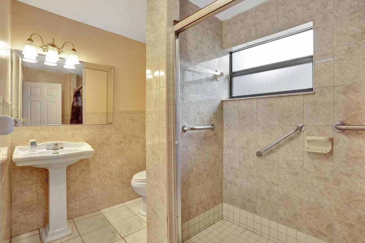 Nw 72nd Ave - Photo 2 of 16