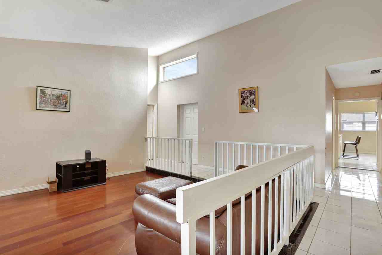 Nw 72nd Ave - Photo 3 of 16