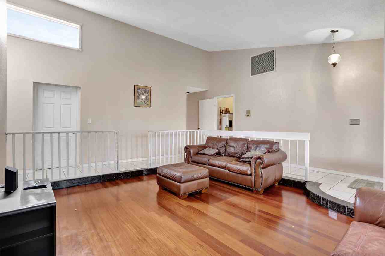 Nw 72nd Ave - Photo 5 of 16