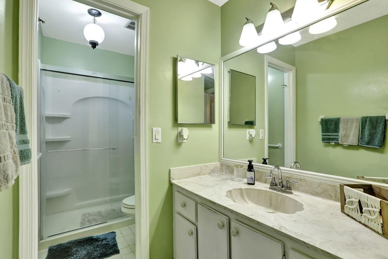 Nw 72nd Ave - Photo 6 of 16