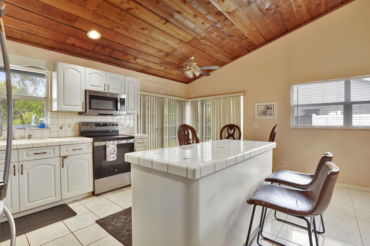 Nw 72nd Ave - Photo 7 of 16