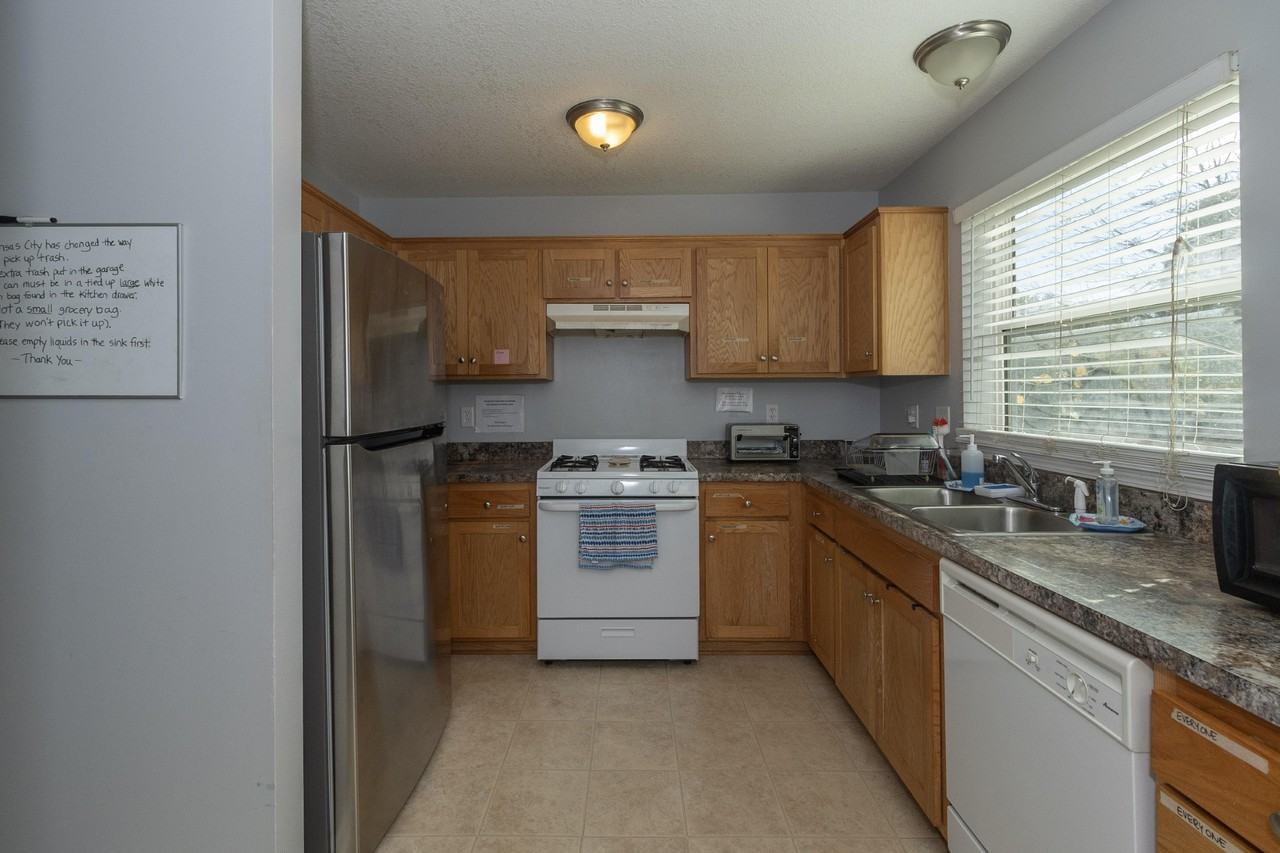 Askew Ave - Photo 5 of 11