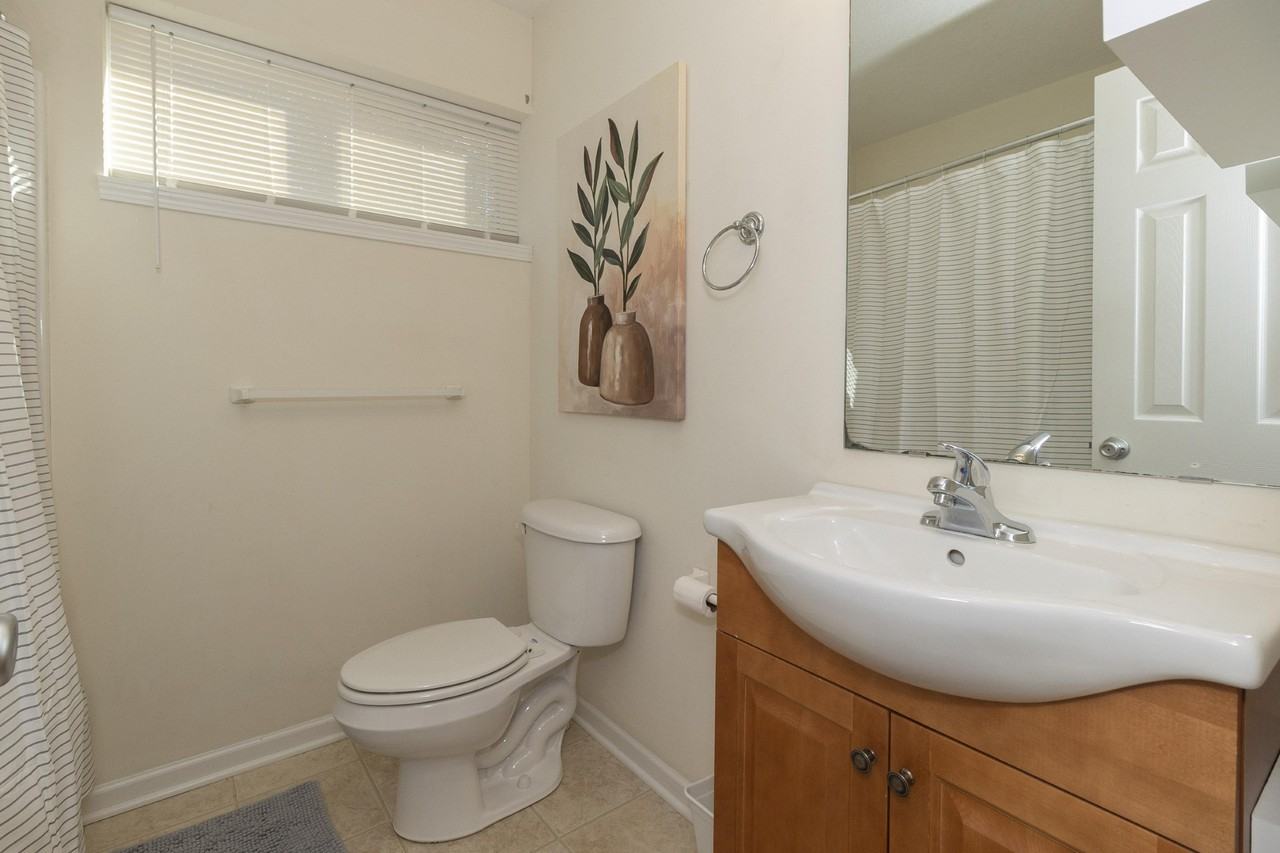 Askew Ave - Photo 2 of 8