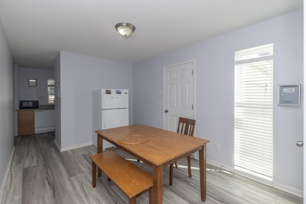 Askew Avenue - Photo 5 of 14