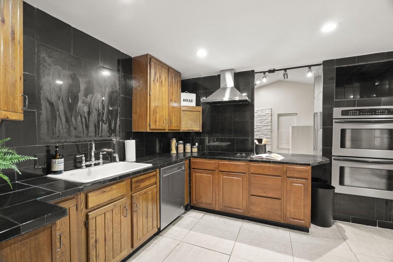 S Levis Ave - Photo 7 of 15