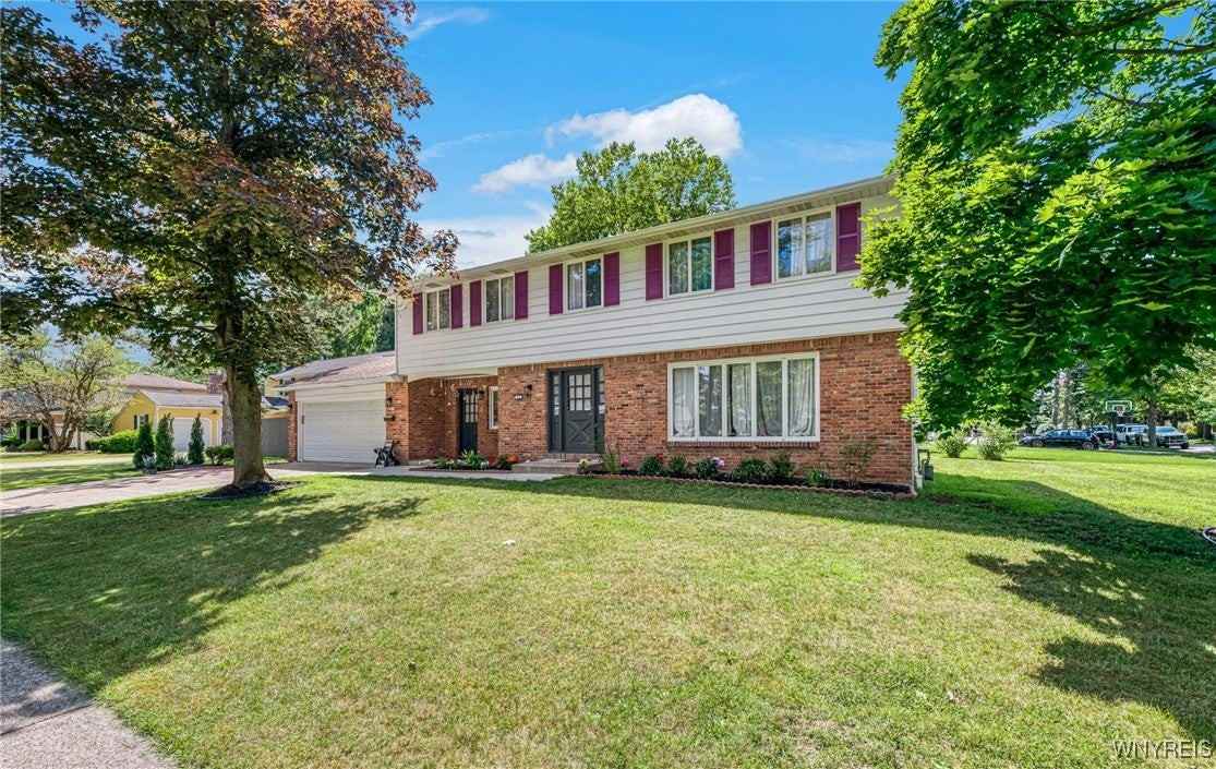 71 Chaumont Dr - Photo 2 of 43